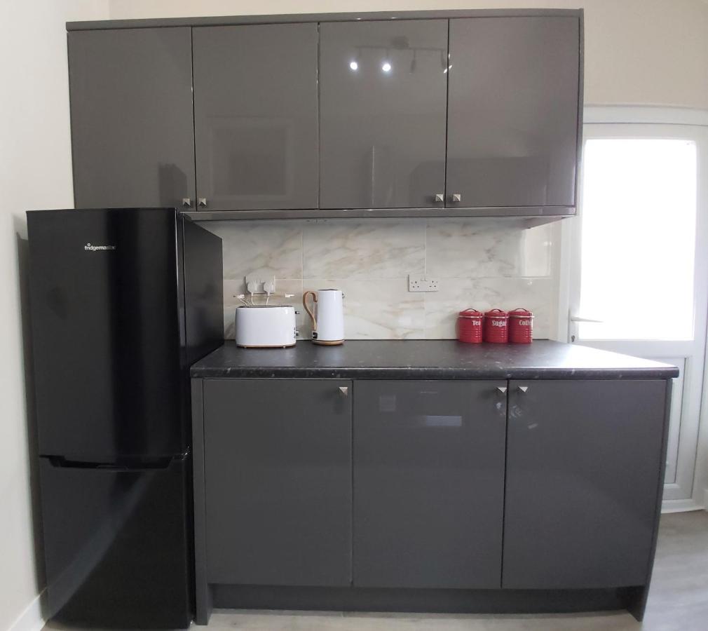 Beautifully Renovated 2 Bed Flat - Close To Beach Lejlighed Southend-on-Sea Eksteriør billede